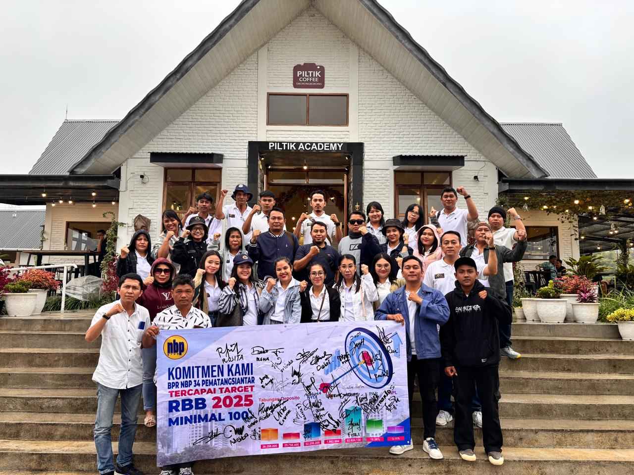 Kick Off 2025 Komitmen kami tercapai Target 100% 2025